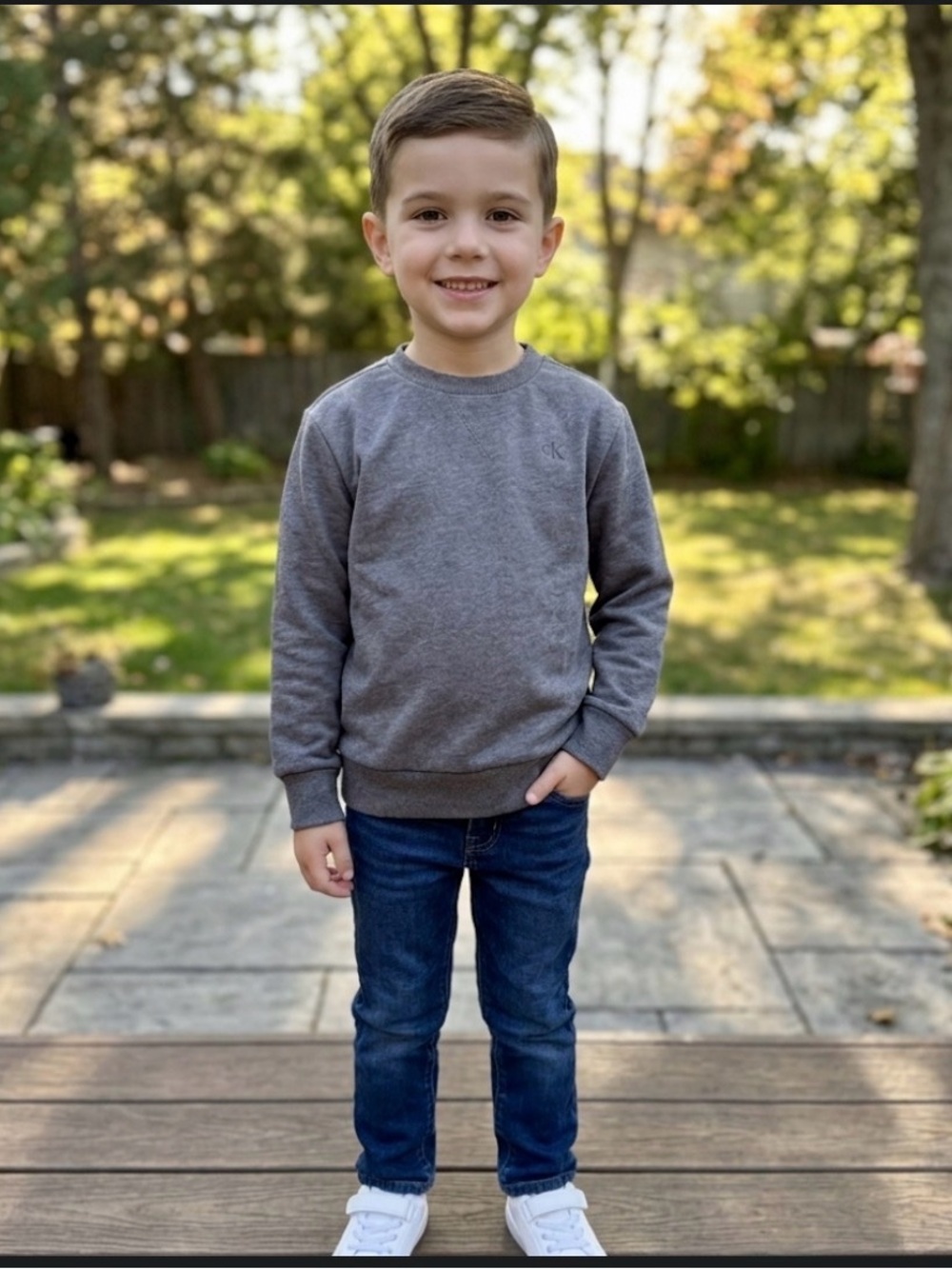 🧠 Calvin Klein Gray Sweatshirt kids 7/8